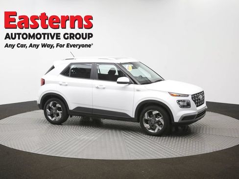 Used 2025 Hyundai Venue SEL FWD image 44