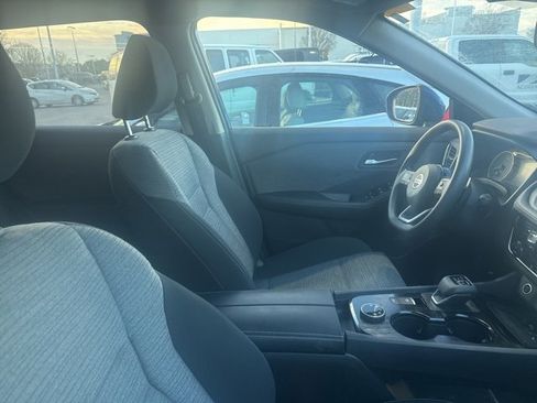 Used 2021 Nissan Rogue SV image 12