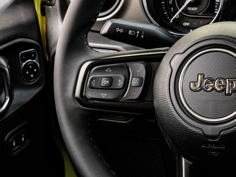 Used 2023 Jeep Wrangler Unlimited image 17