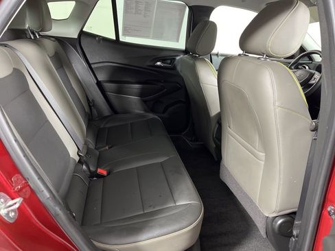 Certified 2024 Chevrolet Trax ACTIV w/ Sunroof Package image 11