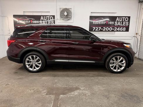 Used 2022 Ford Explorer Platinum w/ Equipment Group 601A AWD/4WD image 6