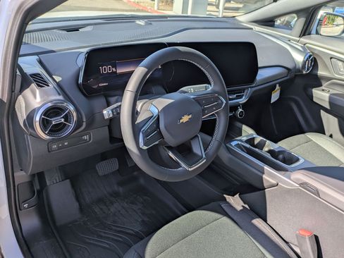 Used 2026 Chevrolet Equinox EV LT image 10