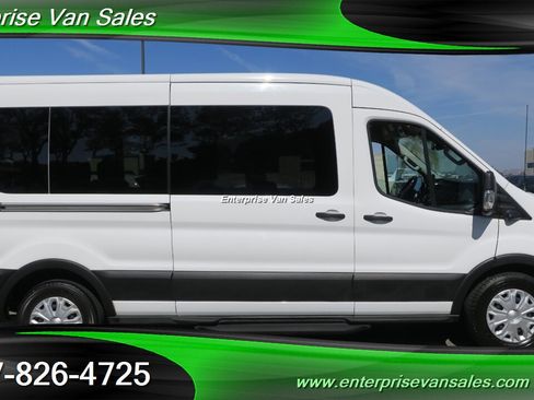 Used 2023 Ford Transit 350 XLT image 4