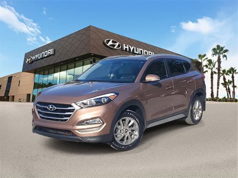 Used 2017 Hyundai Tucson SE Plus image 1