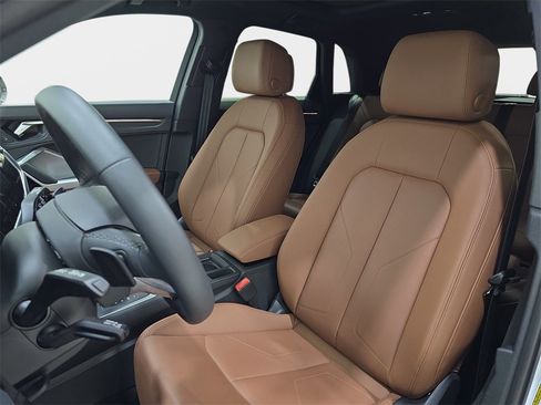 Certified 2025 Audi Q3 2.0T Premium Plus w/ Premium Plus Package image 18