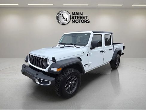 Used 2025 Jeep Gladiator Sport AWD/4WD image 1