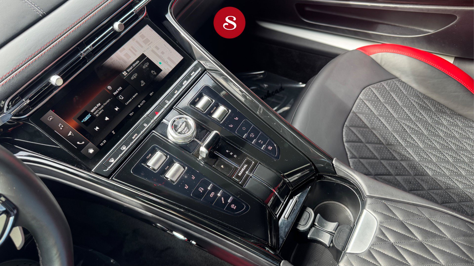 Used 2024 Aston Martin DB12 Coupe RWD image 15