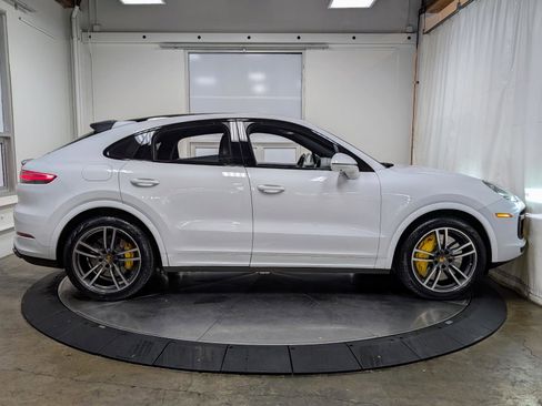 Used 2020 Porsche Cayenne Turbo image 10