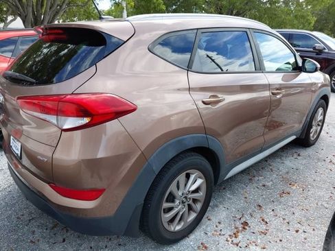 Used 2017 Hyundai Tucson SE w/ SE Popular Package 02 AWD/4WD image 3
