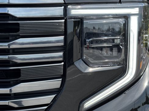 Used 2024 GMC Sierra 1500 AT4 w/ AT4 Premium Package image 6