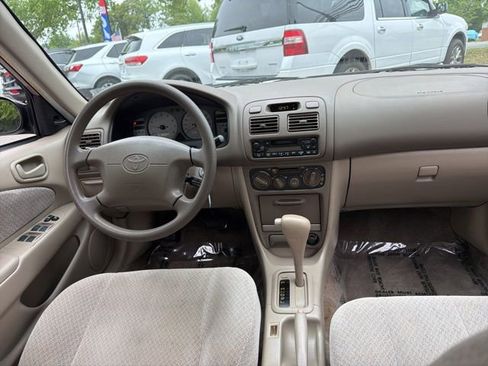 Used 2000 Toyota Corolla CE FWD image 11