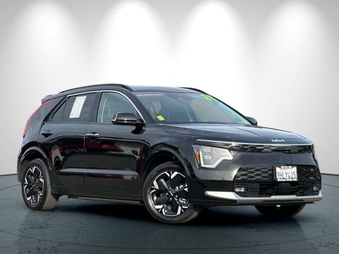 Certified 2023 Kia Niro Wave image 2