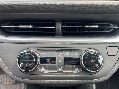 Used 2024 Buick Envista Preferred w/ Convenience I Package FWD image 27
