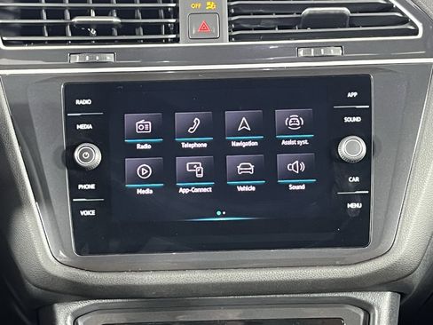 Certified 2024 Volkswagen Tiguan SE R-Line image 15