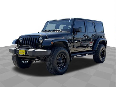 Used 2018 Jeep Wrangler Unlimited Sahara w/ Connectivity Group AWD/4WD image 1