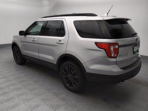 Used 2019 Ford Explorer XLT w/ Equipment Group 202A AWD/4WD image 3