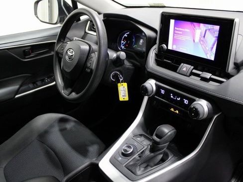 Used 2024 Toyota RAV4 LE image 27