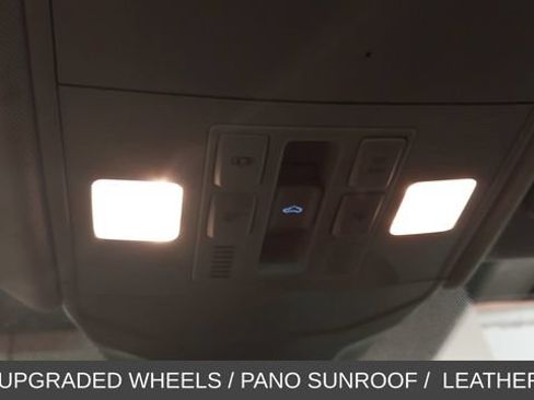 Used 2024 Volkswagen Jetta SE w/ Panoramic Sunroof Package FWD image 30