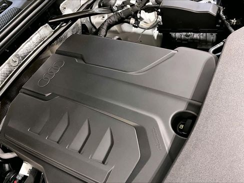 New 2025 Audi Q5 Premium Plus image 17