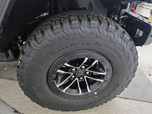 New 2026 Jeep Wrangler Unlimited Rubicon AWD/4WD image 32
