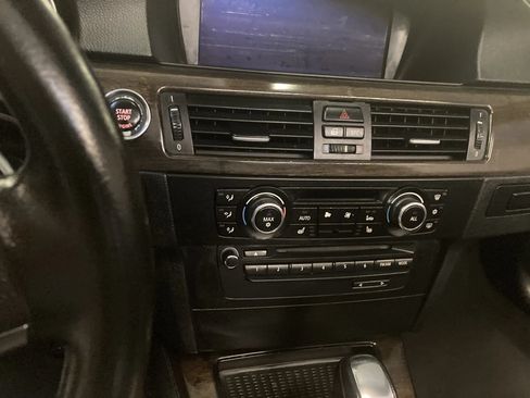 Used 2011 BMW 328i Convertible RWD image 30