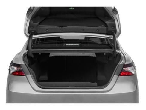 Used 2022 Toyota Camry LE image 11