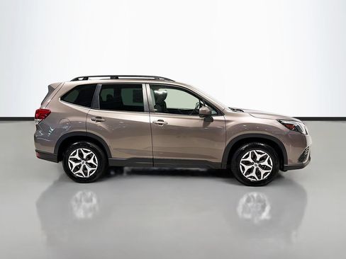 Used 2022 Subaru Forester Premium AWD/4WD image 10