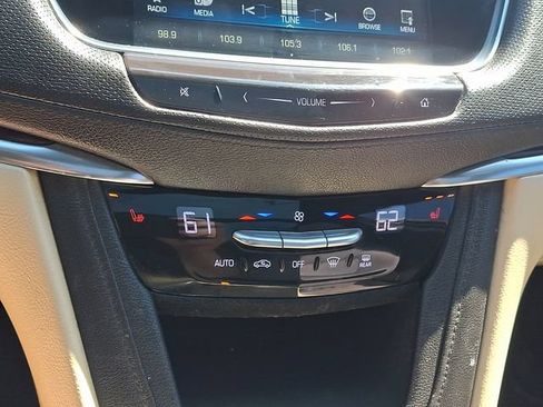 Used 2019 Cadillac XT5 Luxury AWD/4WD image 16