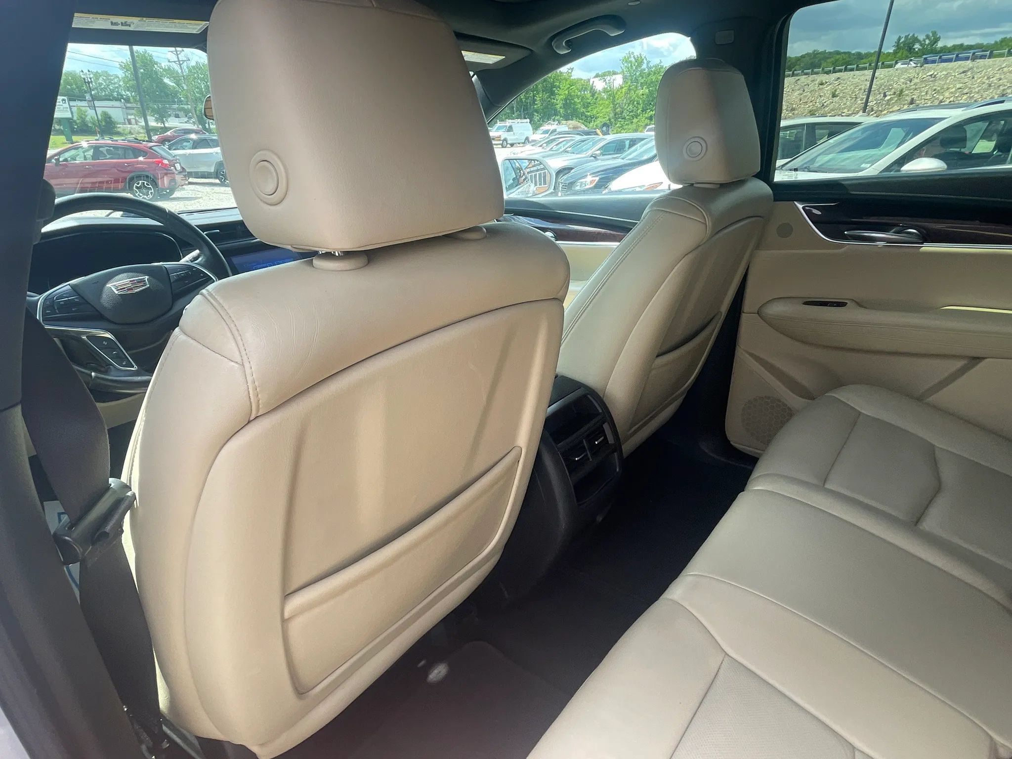 Used 2017 Cadillac XT5 Luxury w/ Driver Awareness Package FWD image 28