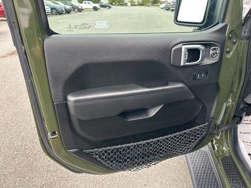 Used 2021 Jeep Wrangler Unlimited Sahara AWD/4WD image 17