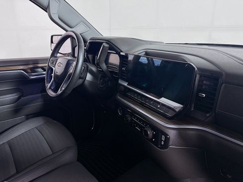 Used 2024 Chevrolet Silverado 1500 LT AWD/4WD image 28