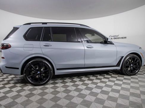 Used 2025 BMW X7 xDrive40i w/ M Sport Package AWD/4WD image 4
