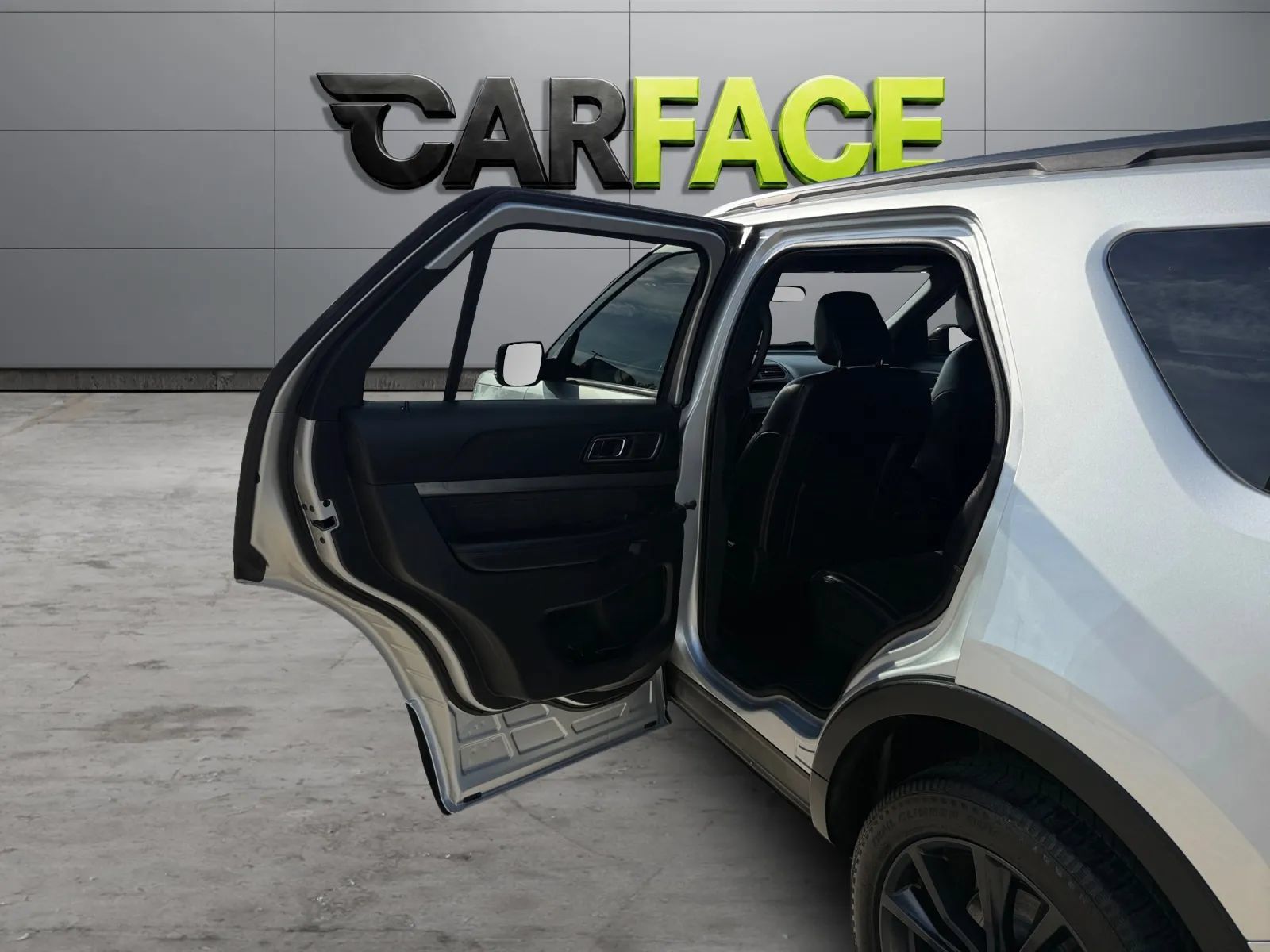 Used 2019 Ford Explorer XLT w/ Equipment Group 202A AWD/4WD image 19