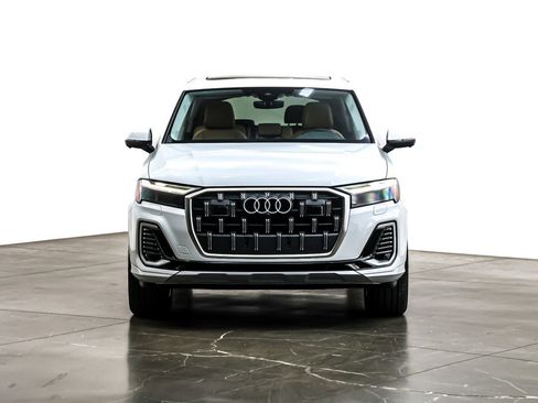 Used 2025 Audi Q7 3.0T Premium Plus w/ Premium Plus Package image 4