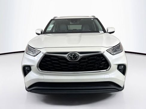 Used 2021 Toyota Highlander Limited FWD image 9
