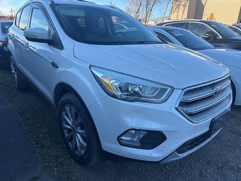 Used 2017 Ford Escape Titanium image 1