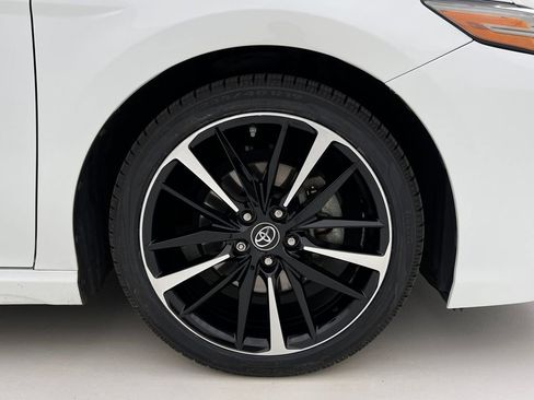 Used 2018 Toyota Camry XSE image 34