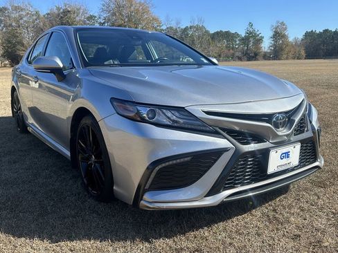 Used 2024 Toyota Camry XSE image 3