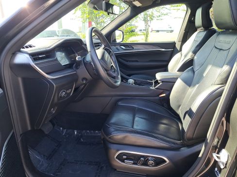 Used 2021 Jeep Grand Cherokee L Overland w/ Luxury Tech Group IV image 13