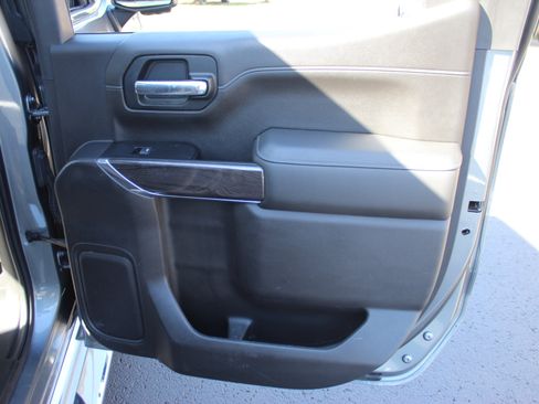 Used 2020 Chevrolet Silverado 1500 LTZ image 32