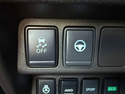 Used 2022 Nissan Rogue Sport SL w/ Premium Package image 33