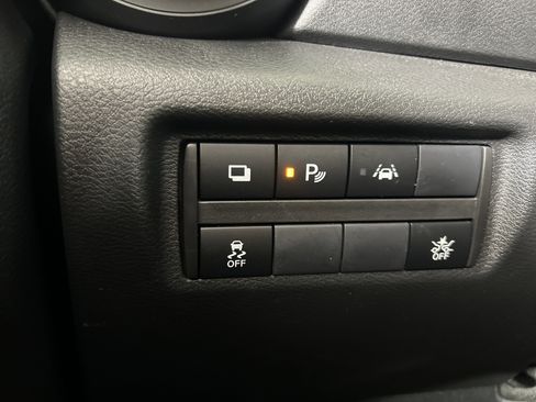 Used 2024 Nissan Versa S w/ Trunk Package image 33