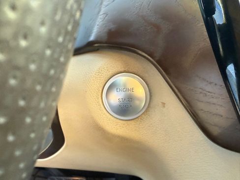 Used 2017 Mercedes-Benz GLS 450 4MATIC image 25