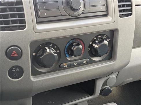 Used 2008 Nissan Frontier SE w/ SE Value Truck Pkg image 13