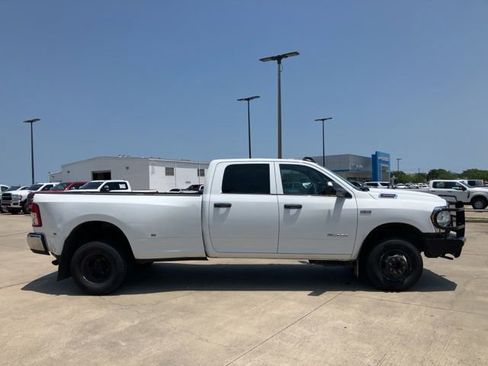 Used 2021 RAM 3500 Tradesman w/ Chrome Appearance Group AWD/4WD image 8