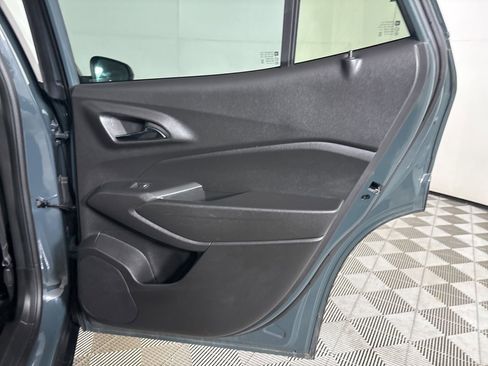 Used 2025 Chevrolet Trax LS image 23