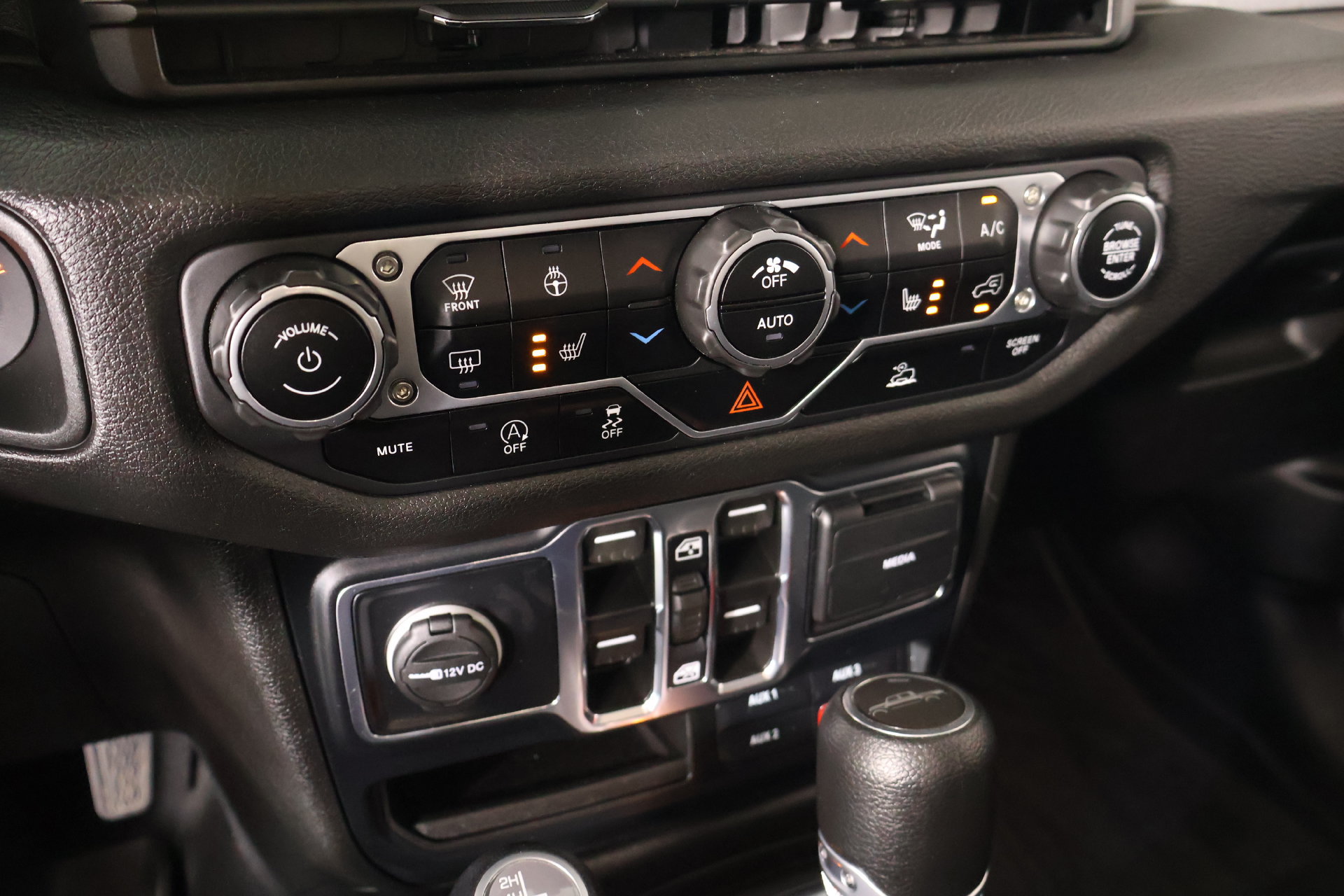 Used 2024 Jeep Gladiator Sport AWD/4WD image 7