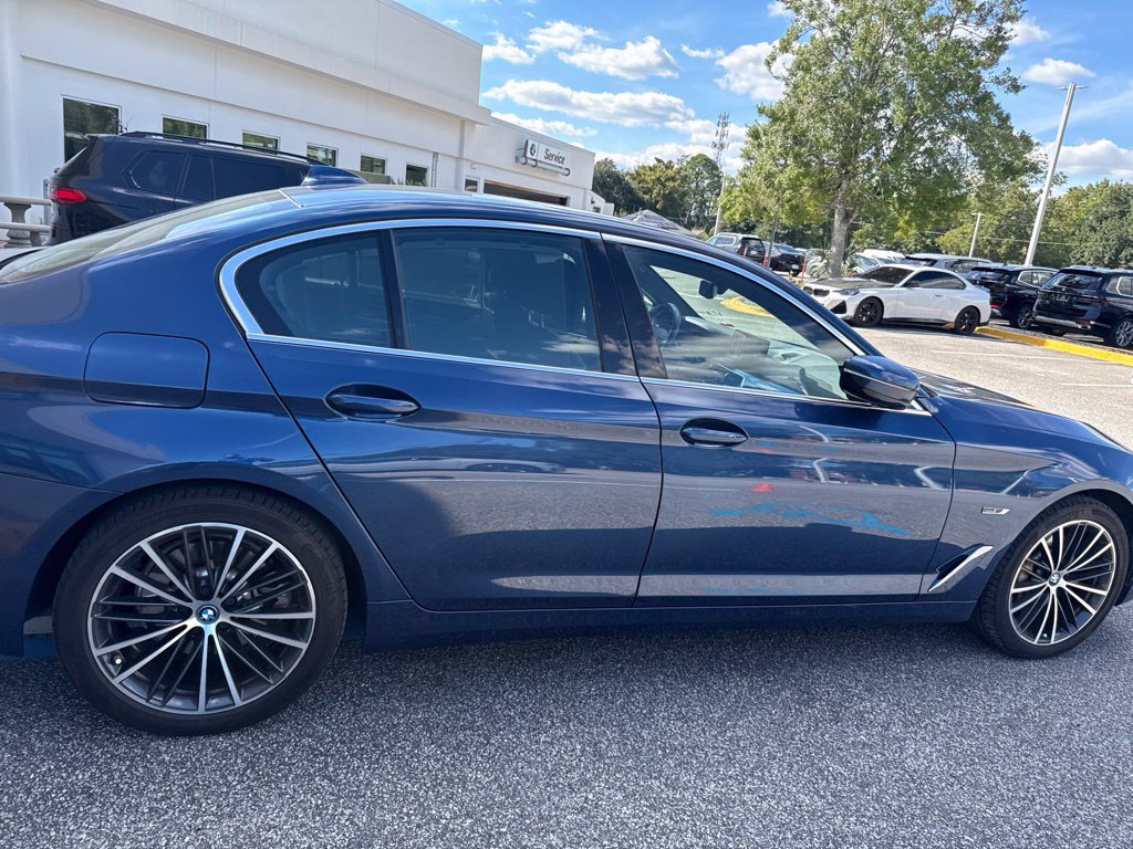 Used 2023 BMW 530e w/ Executive Package RWD image 7