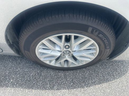 Used 2017 Toyota Camry LE FWD image 8