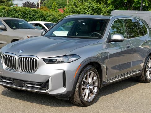 Used 2024 BMW X5 xDrive50e AWD/4WD image 3